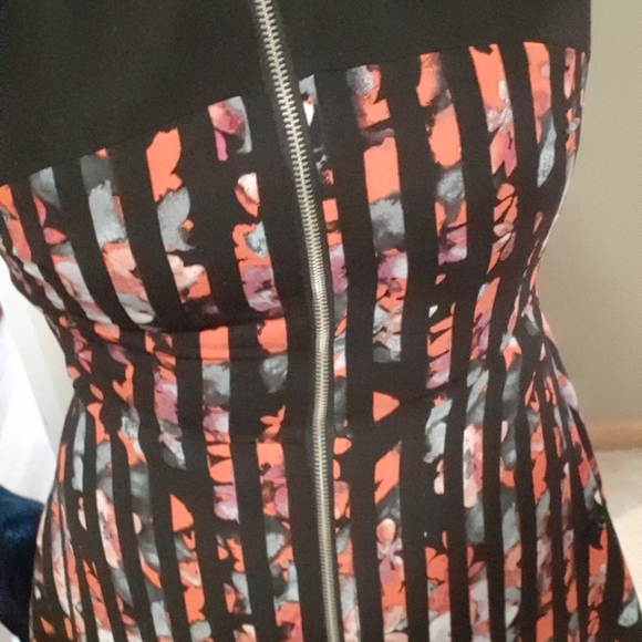 Dress - Picture 2 of 5